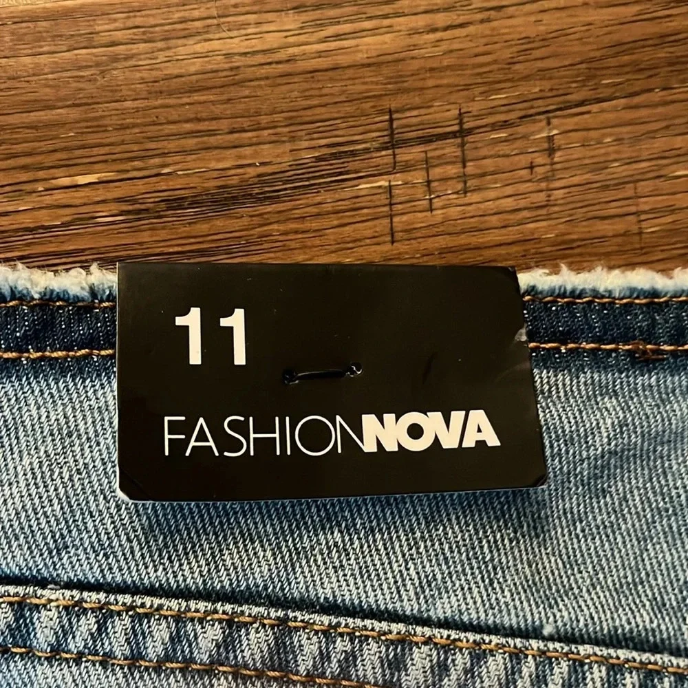 Fashion Nova Flaunting It Baggy Ripped Denim Bermuda Shorts Size 11